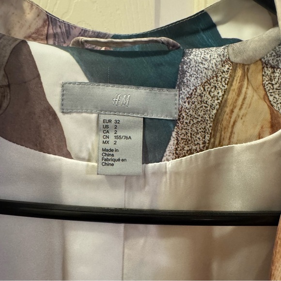 H&M Women's Jacket - Picture 2 of 3